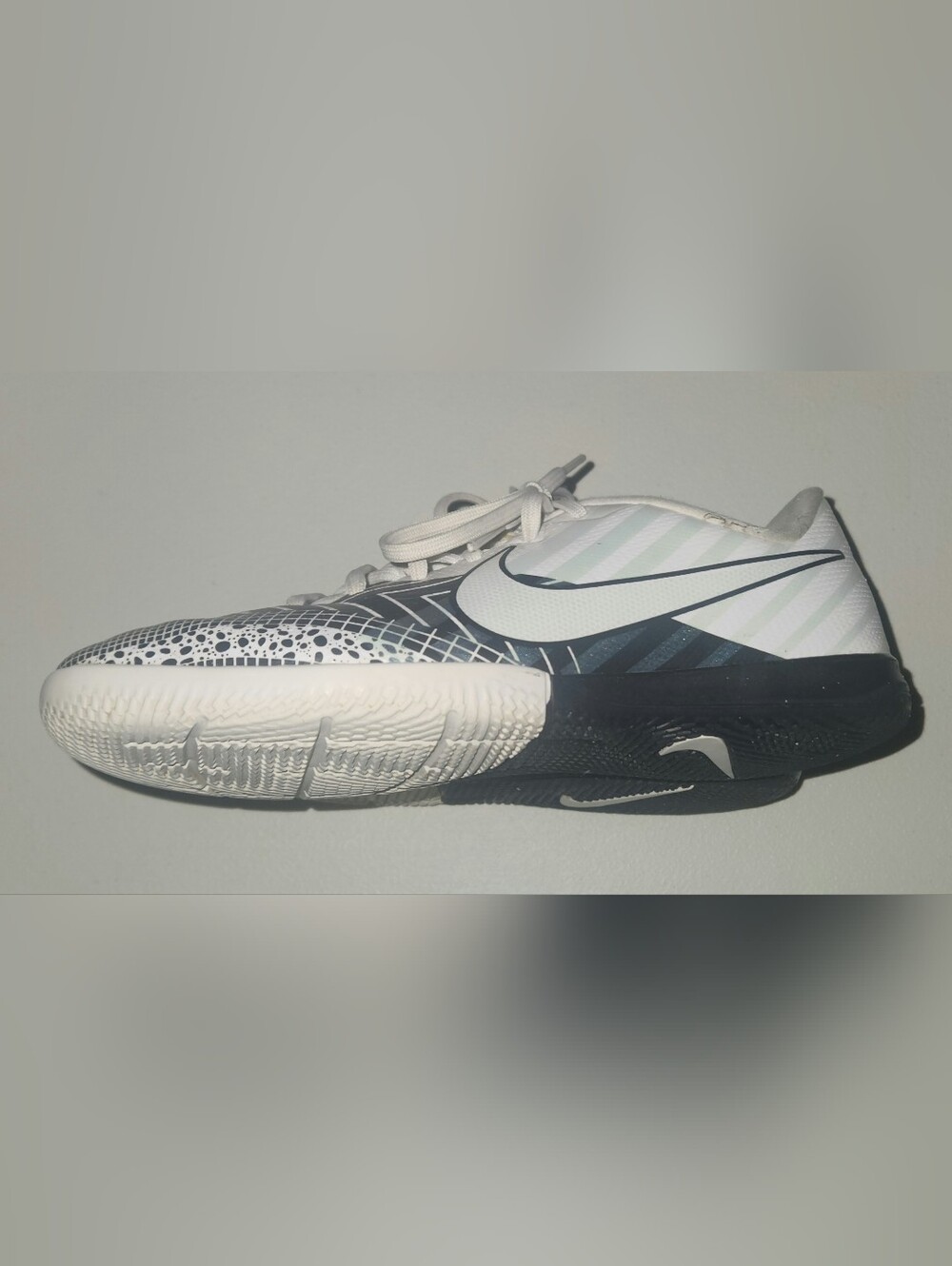 Nike Mercurial Vapor 13 Indoor Soccer Shoes Size 4Y